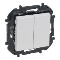 Łącznik schodowy podwójny 10AX, biały, NILOE STEP | 863108B Legrand