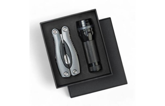 Zestaw outdoorowy; latarka czarna(szary pierścień) + duży multitool szary w czarnym pudełku | MSET02-GY Produkty Marketingowe