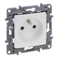 Gniazdo 2P+Z 16A, 250V (bez przesłony, zaciski śrubowe) perła, Niloe Selection | 762440 Legrand