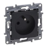 Gniazdo 2P+Z 16A, 250V (z przesłoną, zaciski śrubowe) antracyt, Niloe Selection | 762227 Legrand