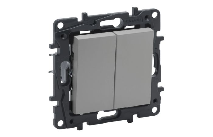 Łącznik świecznikowy 10AX- kolor aluminium Niloe Step | 863305 Legrand