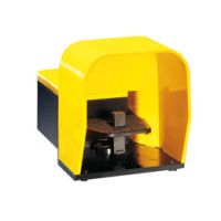 Wyłącznik nożny, w obudowie, z blokadą | KG220S11 Lovato Electric