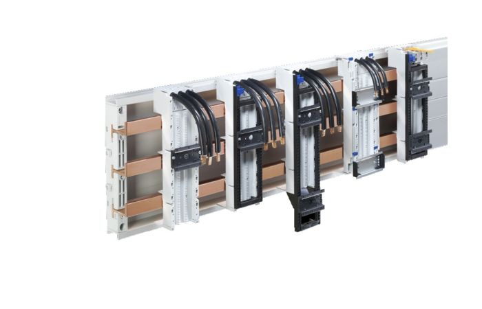 Adapter szyn SV OM 32A 690V AWG 10 55x208mm szyna nośna 1, TS55B | 9340460 Rittal