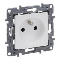 Gniazdo 2P+Z 16A, 250V (z przesłoną, zaciski automatyczne) perła, Niloe Selection | 762425 Legrand